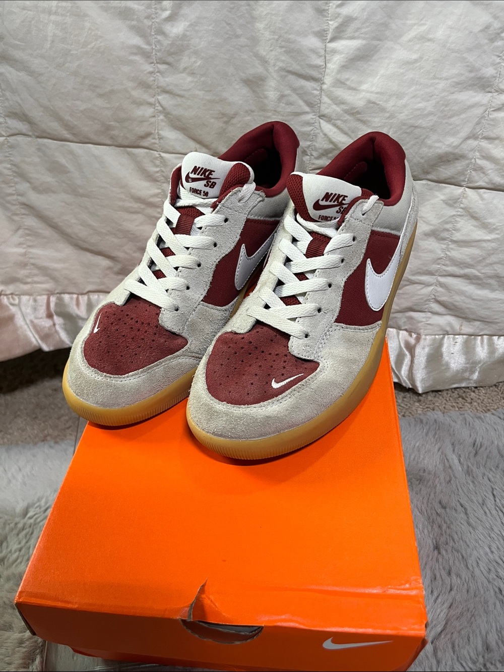 Men’s Nike SB Force 58 Burgandy and white shoes Size 9